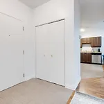 M11 Stylish Cute 3Br In The Heart Of The City
