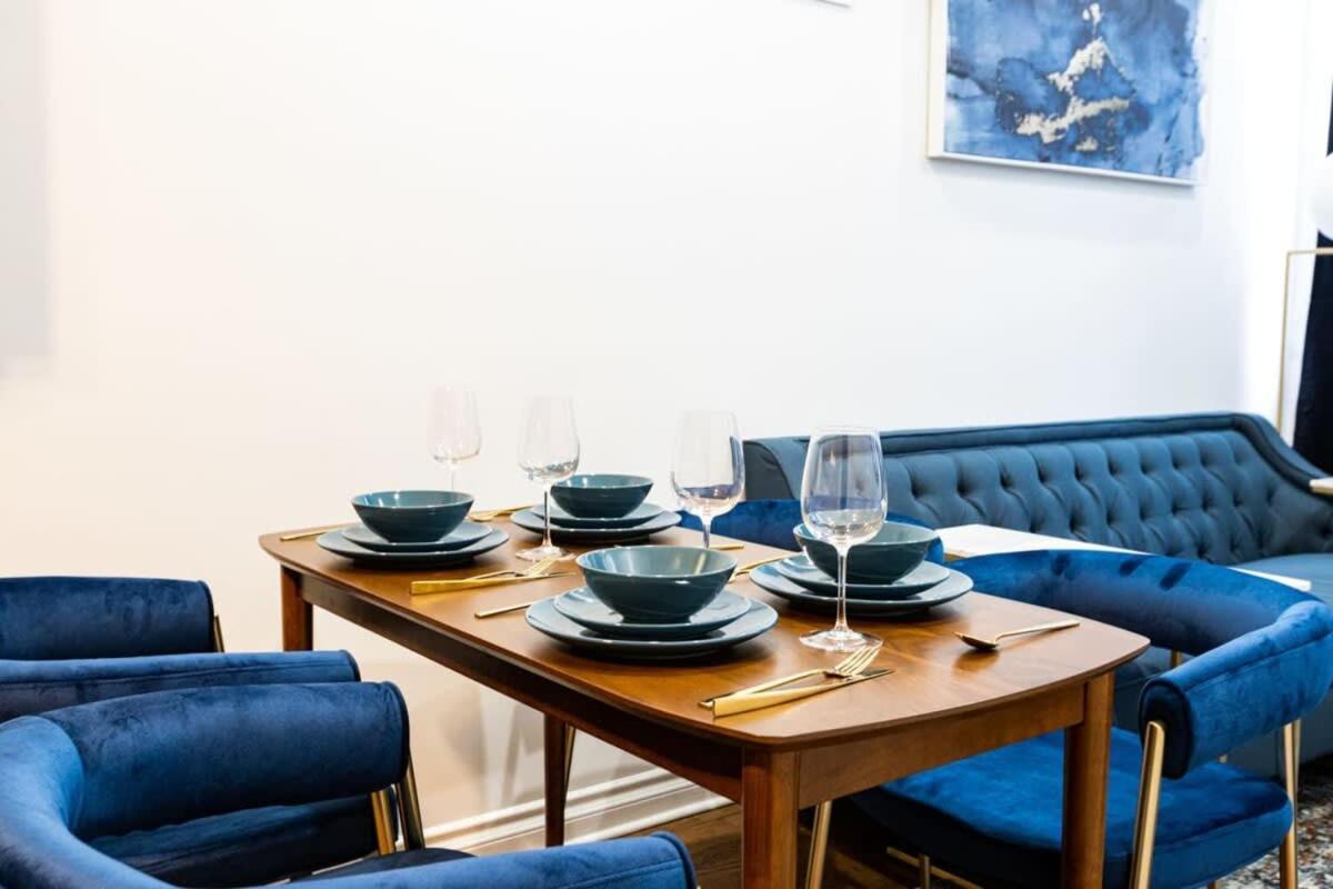 M11 Stylish Cute 3br In The Heart Of The Apartment Montreal